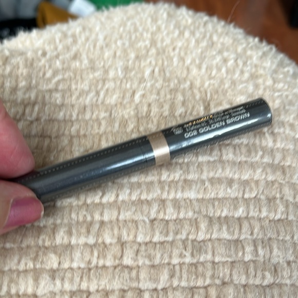 🆕 Gosh Mineral Waterproof Eyeshadow Stick 2.5g.  Shade 002 Golden Brown. Sealed - Picture 2 of 2